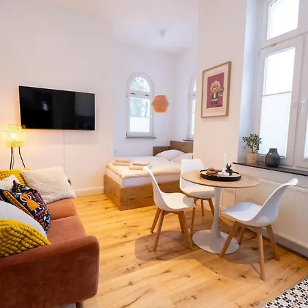 Stylisches Im Villenviertel Apartment